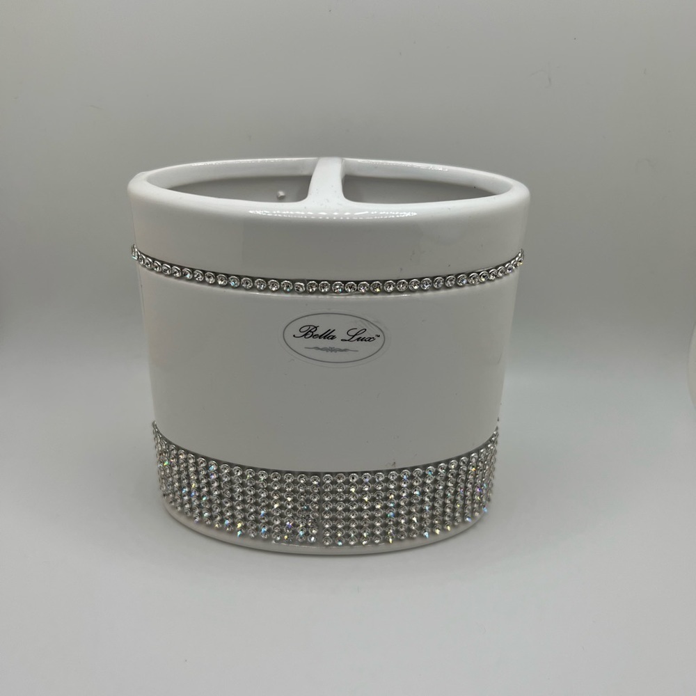 NWT bella luxx toothbrush holder